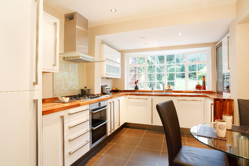 3 Benefits of Getting Your UK Kitchen Professionally Hand Painted